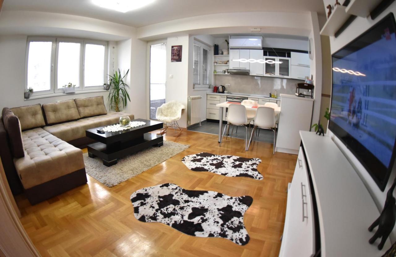 Modern & Cozy Apartment สโกเปีย ภายนอก รูปภาพ
